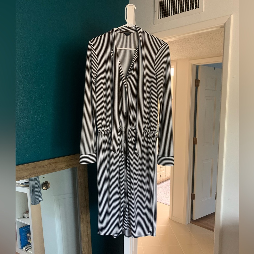 Ann Taylor B&W Striped Midi dress in size M